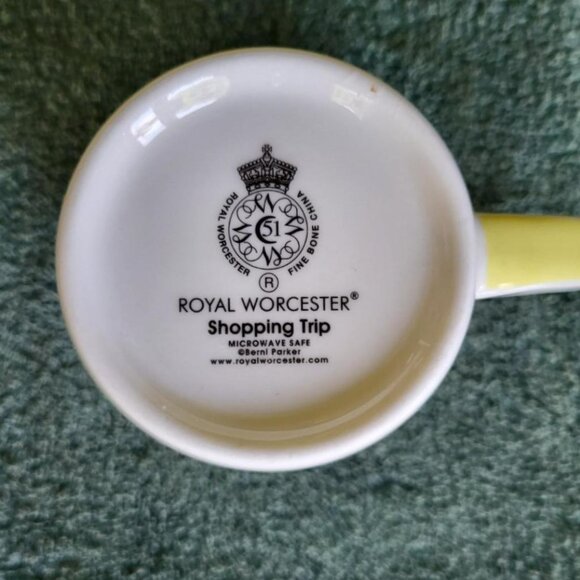 Collectible Royal Worcester mug, Shopping Trip - Picture 5 of 8